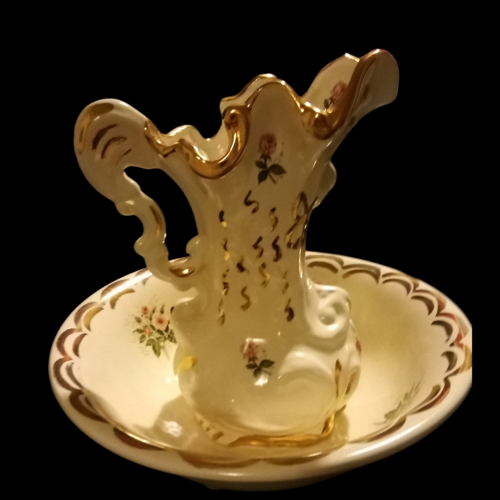 Vintage Wash Basin Bowl  and Floral Pitcher Creamy white with Gold Rim and Roses